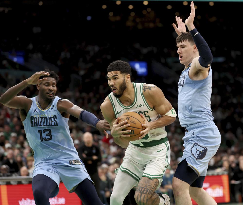 与莱万的隔 与莱万的隔